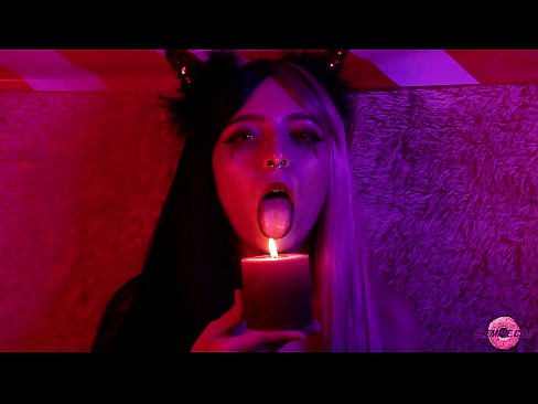 ❤️ Μια παθιασμένη πίπα από ένα σέξι Succubus με ένα σπέρμα στο στόμα της. Πορνό βίντεο ❌