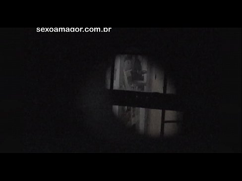 ❤️ Ξανθιά κοπέλα βιντεοσκοπήθηκε κρυφά από ηδονοβλεψία της γειτονιάς κρυμμένο πίσω από κούφια τούβλα Πορνό βίντεο ❌